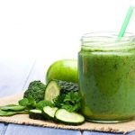 مكونات العصير الأخضر للسموم وأهم فوائده للصحة